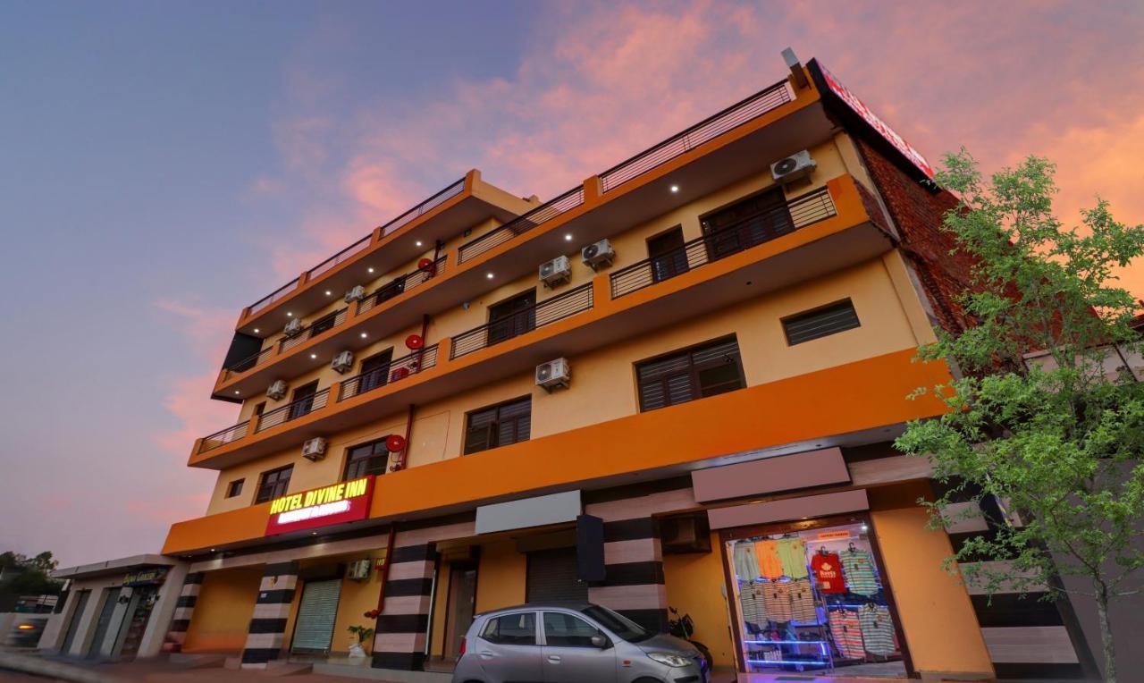 Itsy By Treebo - Divine Inn Chandigarh Exterior photo