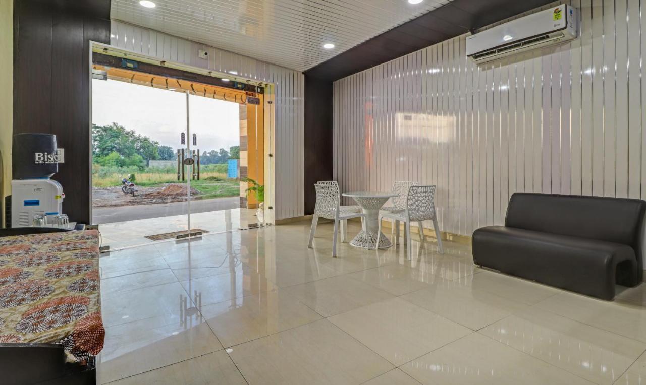 Itsy By Treebo - Divine Inn Chandigarh Exterior photo